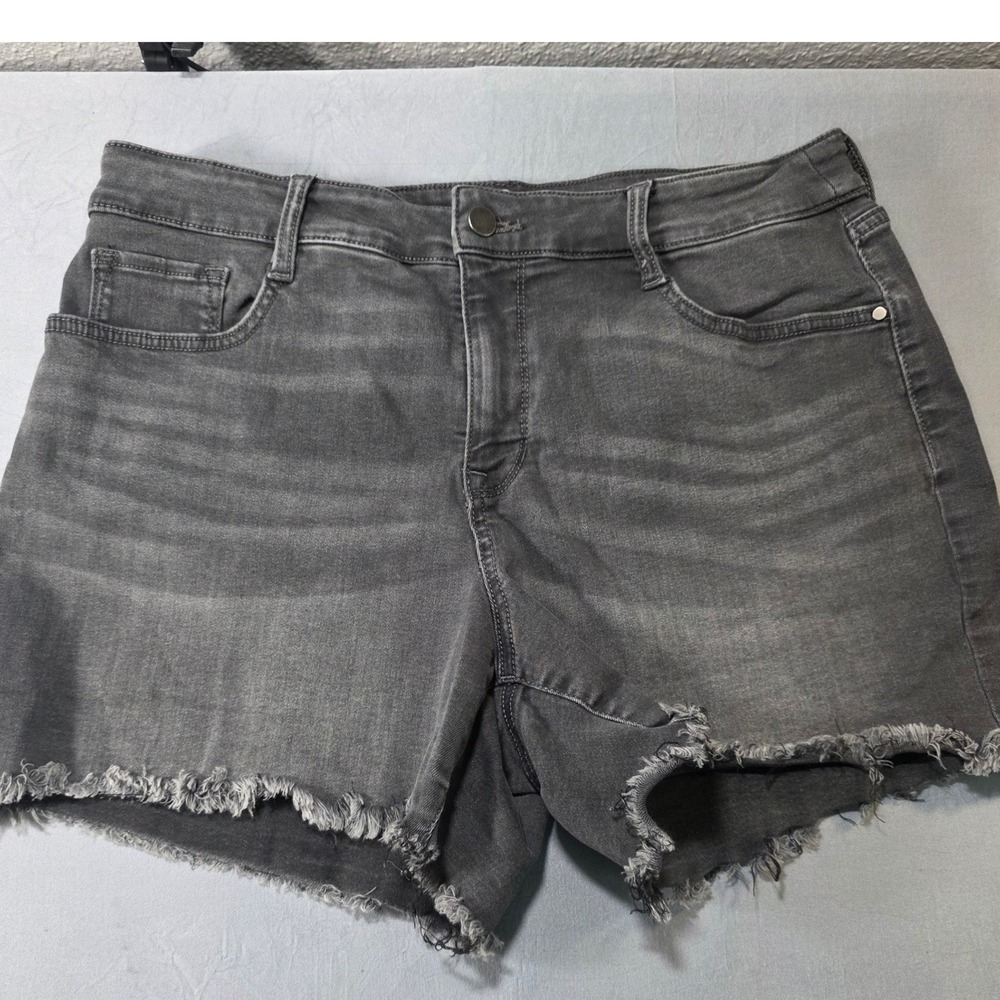 Nine West Womens Faded Black Denim Cutoff Shorts Raw Hem Size 10 Stretch MidRise